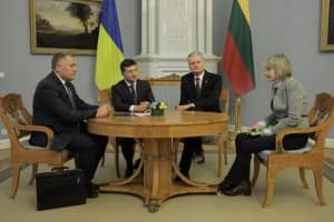 Не делайте поступки, которые навредят вам – президент Литвы дал совет Зеленскому накануне "нормандской встречи"