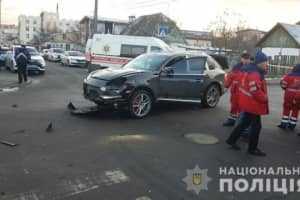 У Бучі зіткнулися "Газель" і "Порше": є жертви і потерпілі