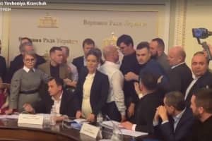 Боротьба за землю: вночі під час засідання комітету депутати влаштували гучний скандал – відео