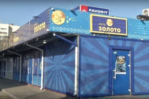 За ніч закрили 150 закладів: як поліція пішла в рейди по підпільних гральних залах і казино – сюжет