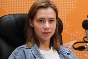 Російській блогерці, яка незаконно відвідувала Крим, заборонили в'їзд до України – подробиці