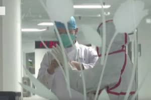 Уханський коронавірус: у Китаї закрили 13 міст на карантин, ще одна людина померла