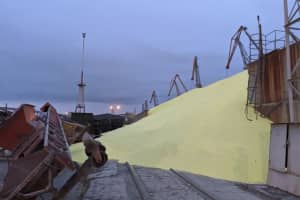 У Чорноморському порту сталася НП: працівники взялися за ліквідацію наслідків, нікому не сказавши