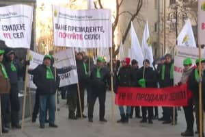 Земля не товар: фермери та селяни влаштували масові акції протесту в Києві 