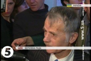 Джемілєв: ФСБ стежить за кримськими татарами навіть у мечетях