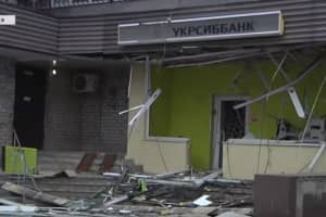 Мужчина зашел с воздушными шариками: в Запорожье банкомат 