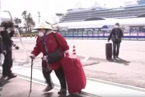 Тюрма на воді: як світ евакуює "своїх" із лайнера Diamond Princess та коли заберуть українців – сюжет