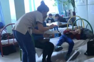 Школярі лежать просто в коридорах: в Одесі дитячі лікарні переповнені через грип – фото