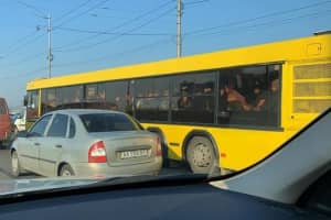 Кияни "застрягли" в заторах – де проїхати найскладніше
