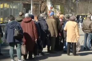 Набиваются в маршрутки и ругаются с журналистами и полицией: что происходит в общественном транспорте Киева