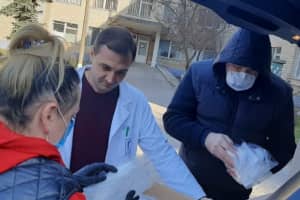 Тысячи волонтеров платформы "Солидарность" помогают согражданам в период карантина