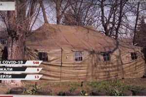 У регіонах біля лікарень встановлюють намети для прийому хворих на коронавірус – відео