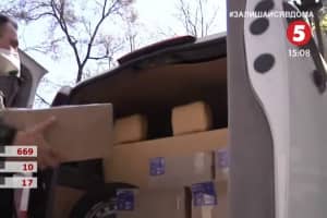 Заявок более тысячи: партия Порошенко доставляет продуктовые наборы пожилым людям в Запорожской области
