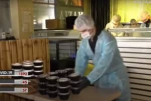 "Лікар ситий – хворих менше": харківський ресторан щодня готує безоплатні обіди для медиків 