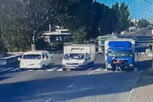 В Днепре грузовик сбил двух мужчин на пешеходном переходе 