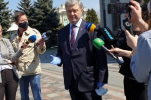 Порошенко: "Власть решила смягчать карантин под давлением предпринимателей – без протестов этого бы не было"