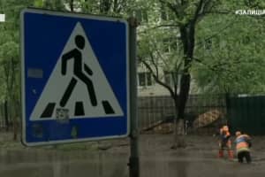 "Машини плавали по вікна у воді": як потужна злива зупинила Київ – включення