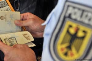 Особый режим на День матери: в Германии на один день ослабили контроль на границах