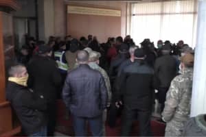 В Луцке активисты пикетировали здание ОГА – выступили против назначения экс-регионалов