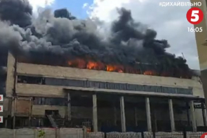 В Черновцах на одном из предприятий произошел пожар – видео