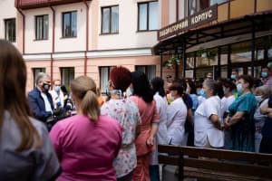 Три больницы Тернопольской области получили 1800 швейцарских тестов на коронавирус