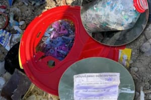 Компанія, яка мала утилізувати медичні маски – вивозила їх на звалище 