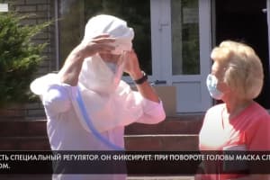 Із фільтром і вентилятором: у Харкові розробили захисні шоломи для медиків