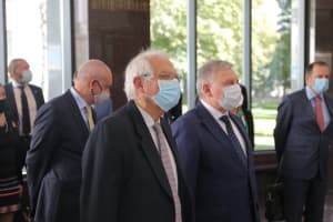 Главный дипломат ЕС приехал в Украину и встретился с министром обороны – что обсуждали (обновлено)