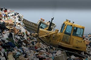 Купи сміття, сморід і не питна вода в колодязях – на Черкащині борються з нелегальними смітниками
