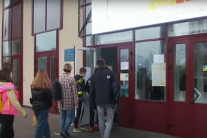 Образование на дому: как студенты отнеслись к предложению Шкарлета о дистанционном обучении – включение