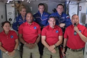 Семь человек на орбите: Crew Dragon успешно пристыковался к МКС – как это было