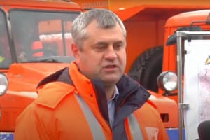 Спецтехника готова и ее достаточно: в "Укравтодоре" отчитались о готовности к зиме – включение