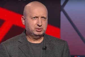 Весь уряд необхідно терміново відправити у відставку, починається розпад системи – Турчинов