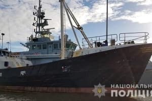 В Британии задержали судно с нелегалами: среди них есть украинцы
