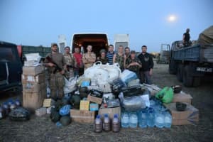 Украинские военные поздравили волонтеров с их праздником
