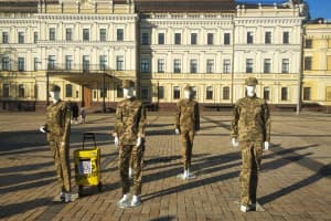 "Військовослужбовиця – не манекен" у Києві пройшла акція проти сексуальних домагань в армії