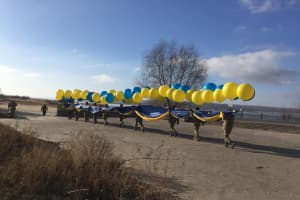Донбас і Крим – це Україна: над окупованою Горлівкою здійнявся величезний український прапор