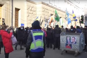 Кернеса без присяги признали главой Харькова – возле горсовета собрались активисты
