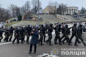 Унаслідок сутичок на Майдані постраждало 40 правоохоронців – Нацполіція