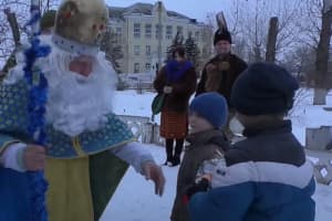 Десантники львівської 80-ї бригади влаштували свято Миколая дітям прифронтового Щастя