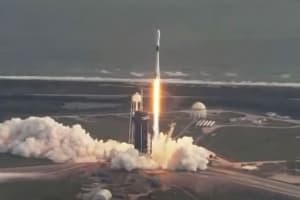 Компания SpaceX успешно запустила в космос разведывательный спутник спецслужбы США