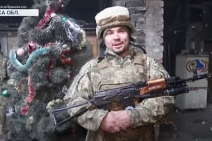 Військові з передової вітають рідних з Новим роком та Різдвом

