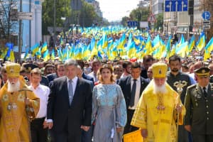 Томос для ПЦУ – духовна незалежність України: Порошенко показав унікальні історичні світлини