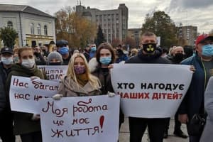В Житомире люди перекрыли улицу и заблокировали выезд из города – из-за тарифов