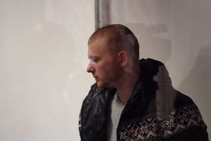 В Одесі підозрюваний у вбивстві дівчинки намагався перерізати собі горло в залі суду – відео (18+)