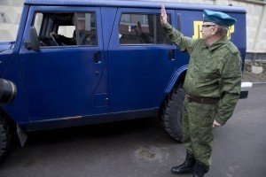 До Луганської області незаконно прорвався броньований джип Жириновського "Тигр"