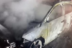 Вночі невідомі спалили автомобіль журналіста Єгорова