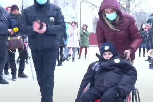 У Чернівцях патрульні втілили мрію онкохворого хлопчика