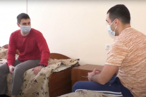 В Черкасской области пьяные мужчины жестоко избили двух полицейских на службе – что известно