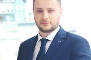 "Ходити на протести на Банкову, працюючи на Банковій, доволі дивно": працівник ОП звільнився через вчорашню акцію